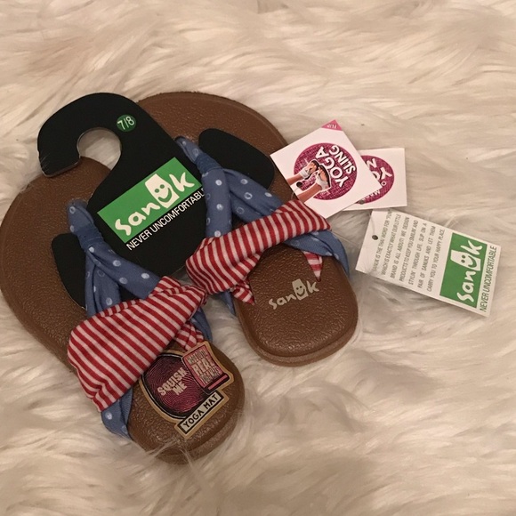 NWT Girls Sanuk Patriotic Sling Sandals - Picture 2 of 3